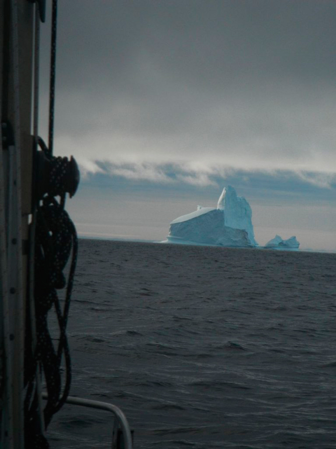 A photo taken by Matt Rutherford from aboard his Albin Vega sailboat in the Northwest Passage. Photo: Red Dot on the Ocean