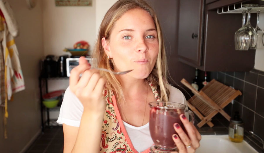 Bruna Schmitz shares her favorite acai bowl recipe.