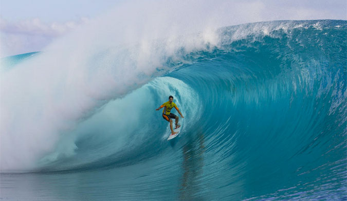Medina looking sharp as hell during last year's Teahupoo contest, where he ended up taking 1st place. WSL / Kirstin Scholtz