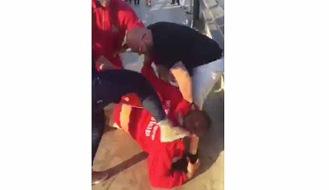 A ten year veteran lifeguard in Venice beach was attacked on Thursday evening. According to the LA Times, the lifeguard asked a group of people to put out their cigarettes on the Venice pier.