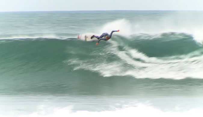 With the J-Bay event just about to start, Owen Wilson headed down to Winkipop and Bells for a quick warmup.