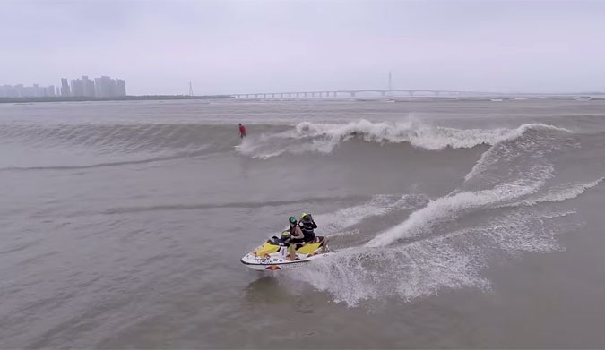 Qiantang Redbull Surfing Shootout