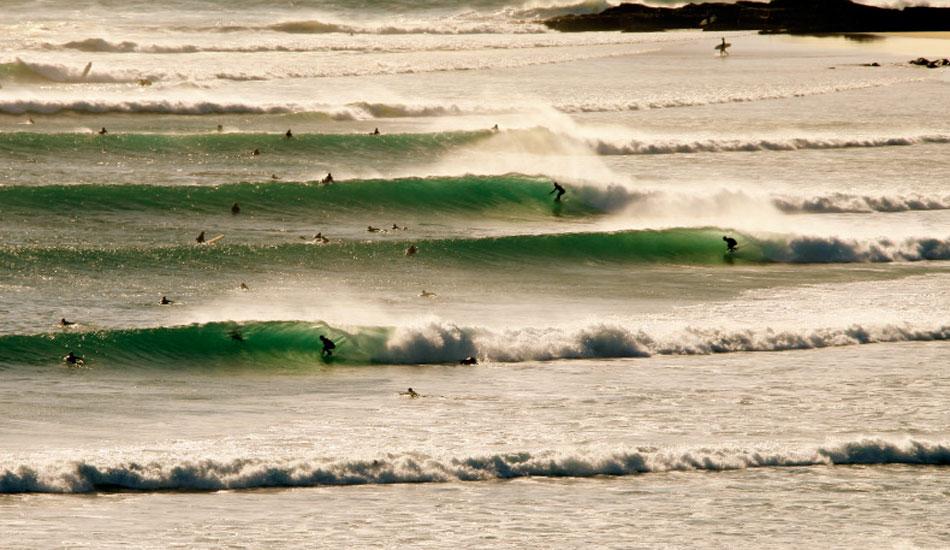 Consistent cyclone swells and large crowds of highly skilled surfers make this a fairly common sight in this part of the world. 