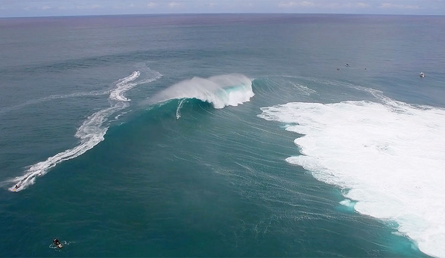 There's something about the few talented enough gathering at a spot with only one thing in mind: not money, not fame, not internet clips... just waves, and big ones.