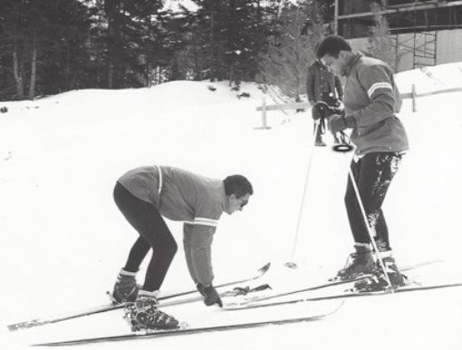 636011728891490607-Ali-on-skis2