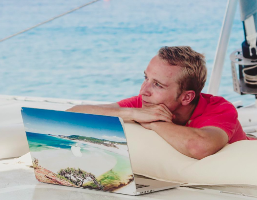 I mean, look at this guy. Have you ever seen someone so blissfully relaxed at work? Photo: @coboat.