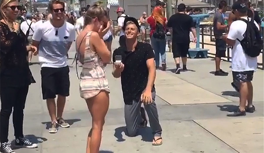 Yesterday, Sebastian Zietz did something awesome at the Vans U.S. Open of Surfing.