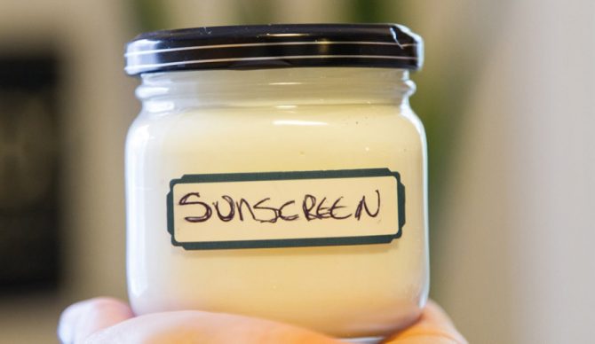 DIY-Moisturizing-Sunscreen-recipe