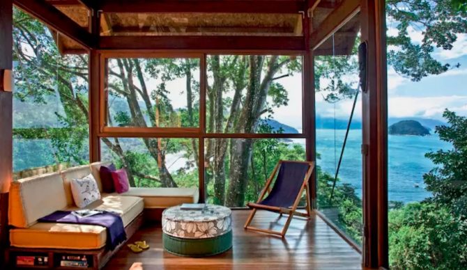 How's that for a coffee/surf check spot? Photo: Airbnb