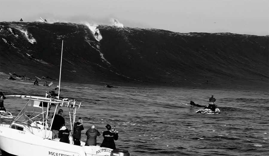 With winter waking up from her summer hibernation and stretching her swell-producing shoulders, things are ramping up at Maverick's.