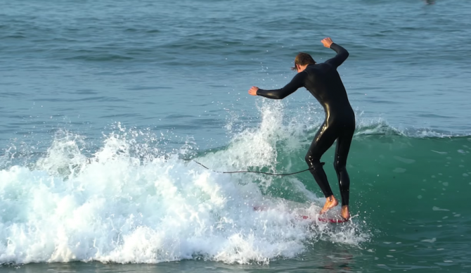 Corey Colapinto wants to challenge the taboo of the calf leash. Photo: Screenshot/Youtube