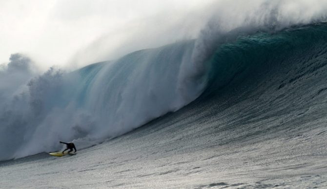Ramón Navarro, outer reef Hawai‘i. Photo: Hank Foto