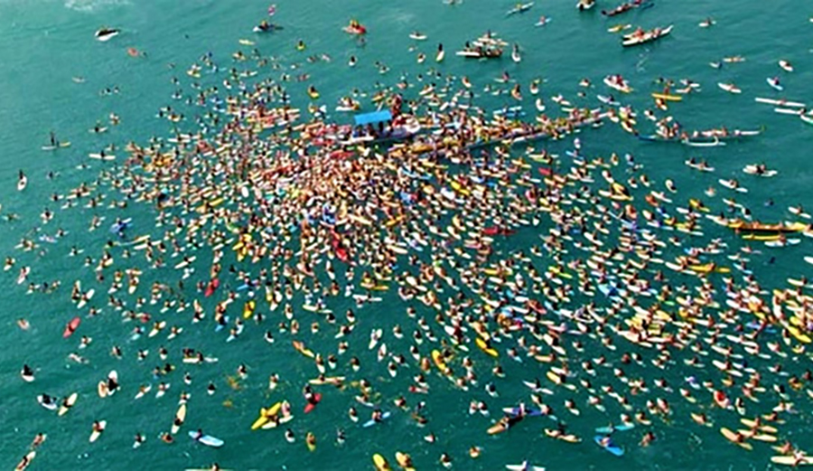 The paddle out for Andy Irons in Kauai drew massive crowds. Photo: Surf4All