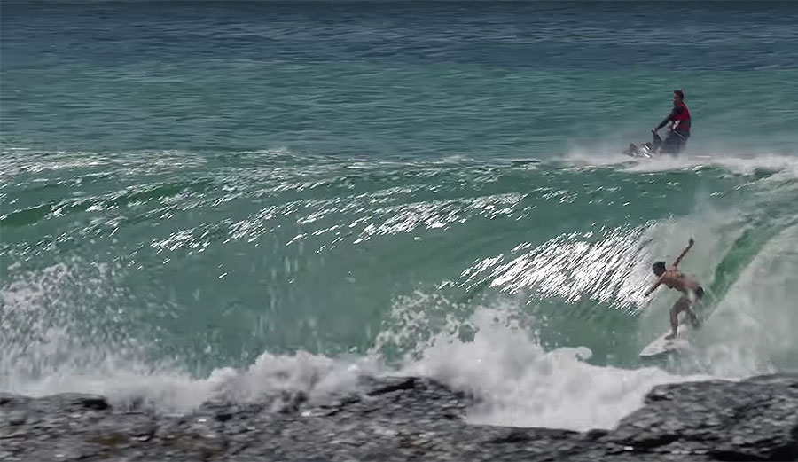 Tyler Wright, who, with a little help from a ski, slipped over the ledge from well behind the rock at Snapper. Incredible? Yes. Surprising from Tyler? No.