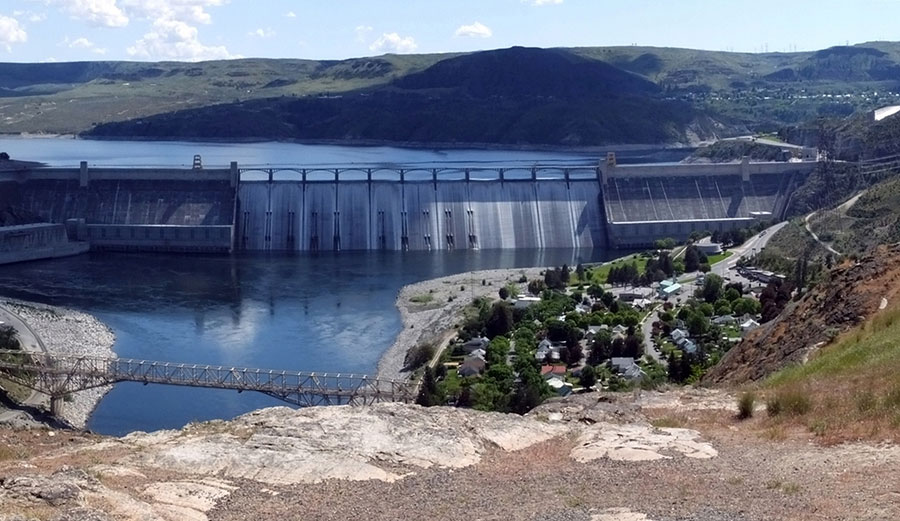 Up for debate: hydropower can provide steady power when solar and wind sources are not available, but can they be expanded without much economic and environmental cost? BriarCraft/flickr, CC BY-NC