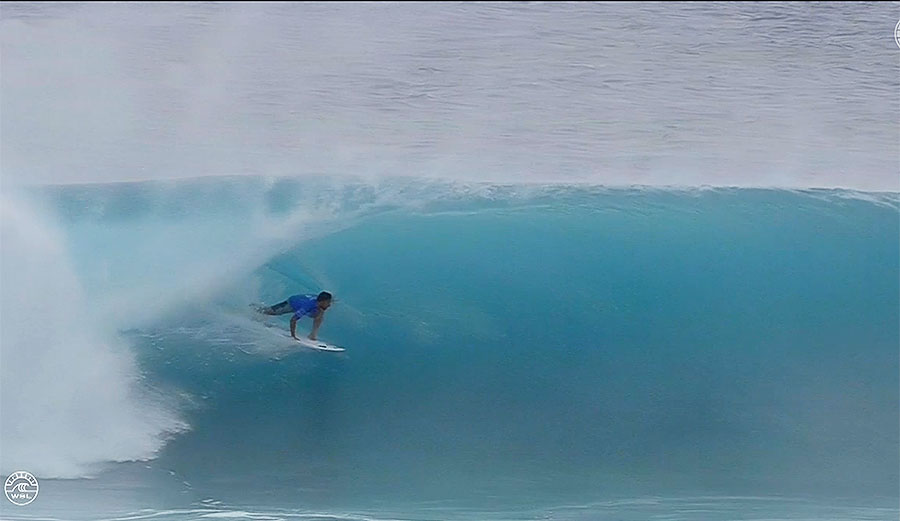 While most would go with a hand, a knee, or even a butt, Bourez dropped his back leg off the pad and jammed it into the wave. Weird? Yes. Awesome? You bet.