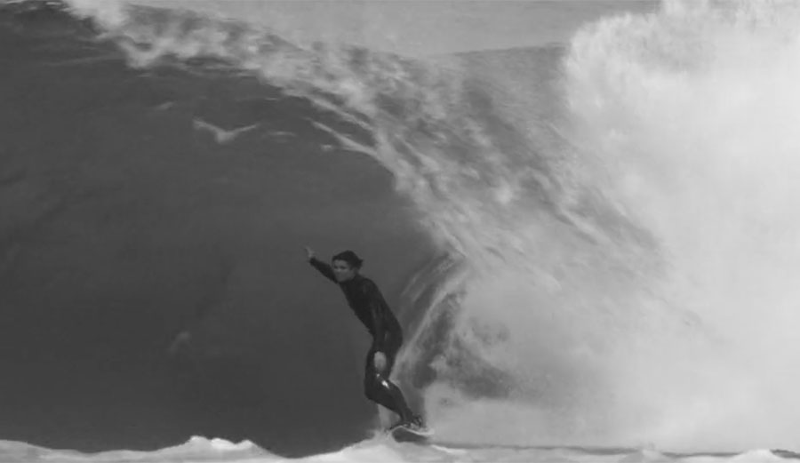 Noa Deane is way too good at surfing.