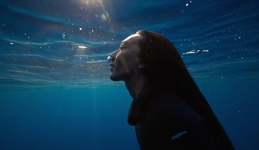 Martina Amati swimming back to surface. Photo: Daan Verhoeven.