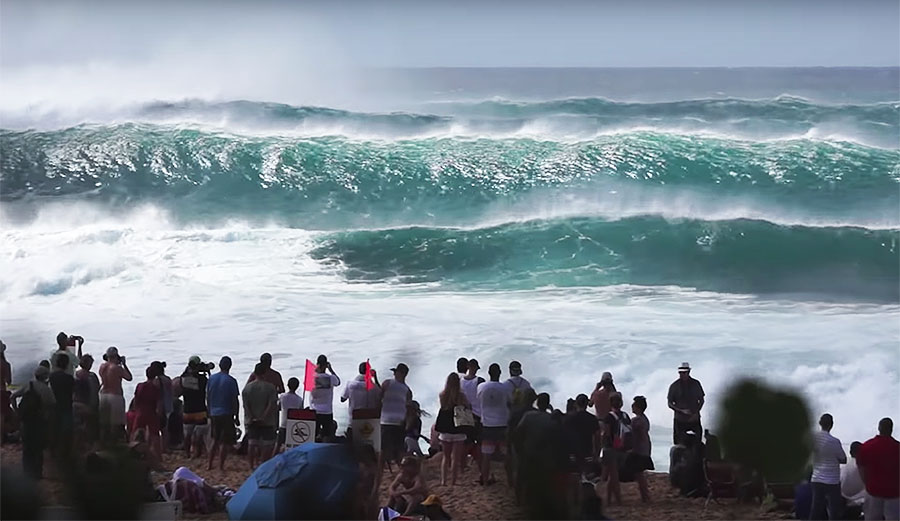 North Shore Hawaii giant Pipeline