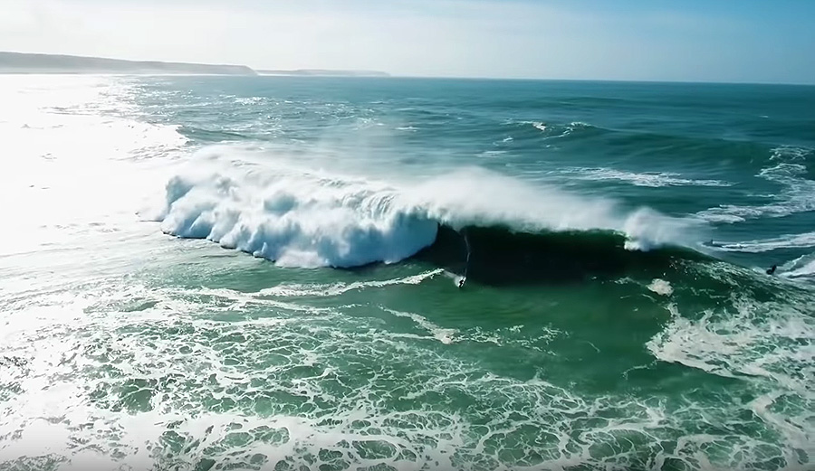 surfing, nazare, big wave surfing, tow surfing, sebastian steudtner