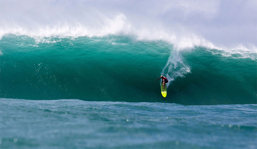 The Eddie surf contest