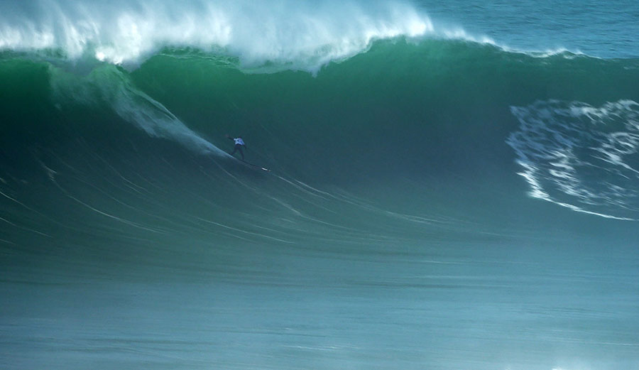 Natxo Gonzalez perfect 10 nazare big wave surfing