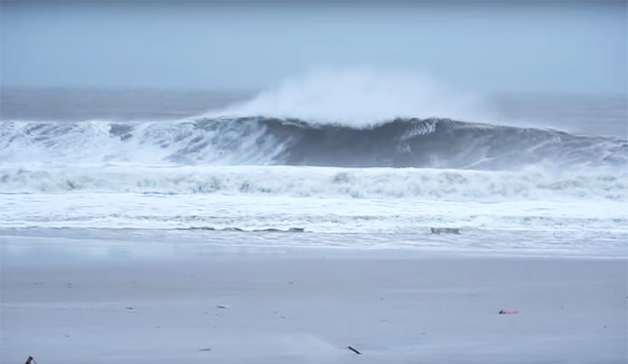 Ben Gravy surfs new Jersey