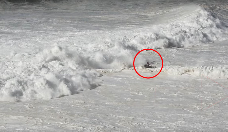 Big wave rescue gone wrong at Nazare