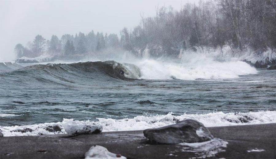 Dylan Graves surfs on the great lakes and gets Barrled.