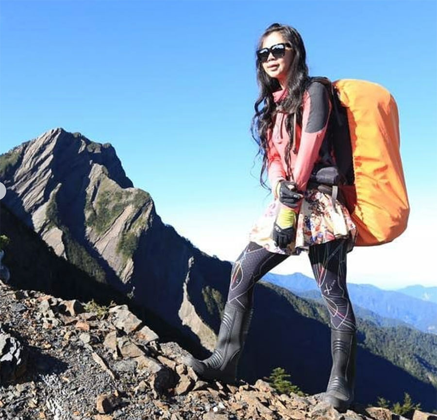 Gigi Wu climbing