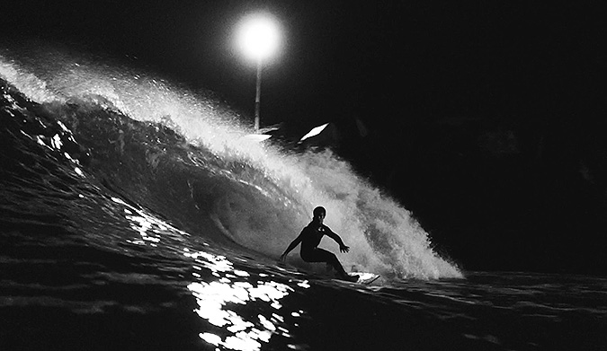 night surfing Hondarribia