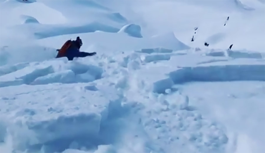Watch video of snowboarder Mark McMorris outrunning an avalanche in Alaska