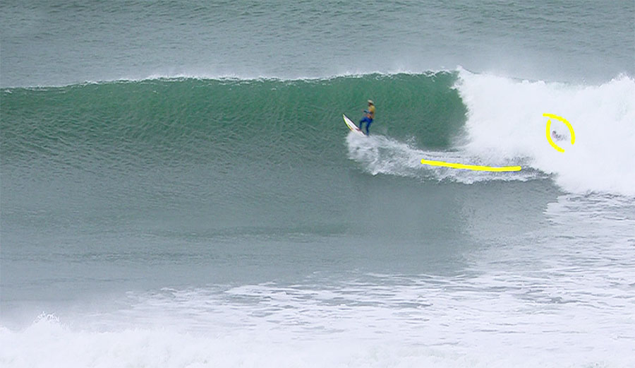 Italo Ferreira surfing Bells Beach against Jordy Smith