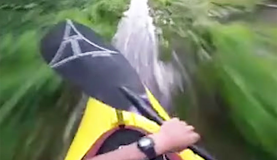 Aniole Serrasolses kayaking