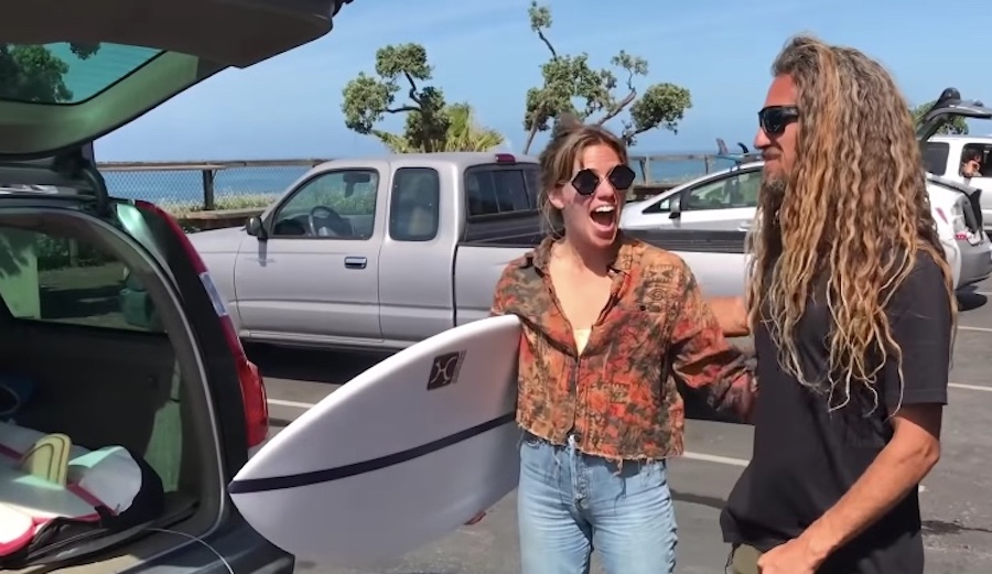 Rob Machado gives out free surfboards at Pipes.