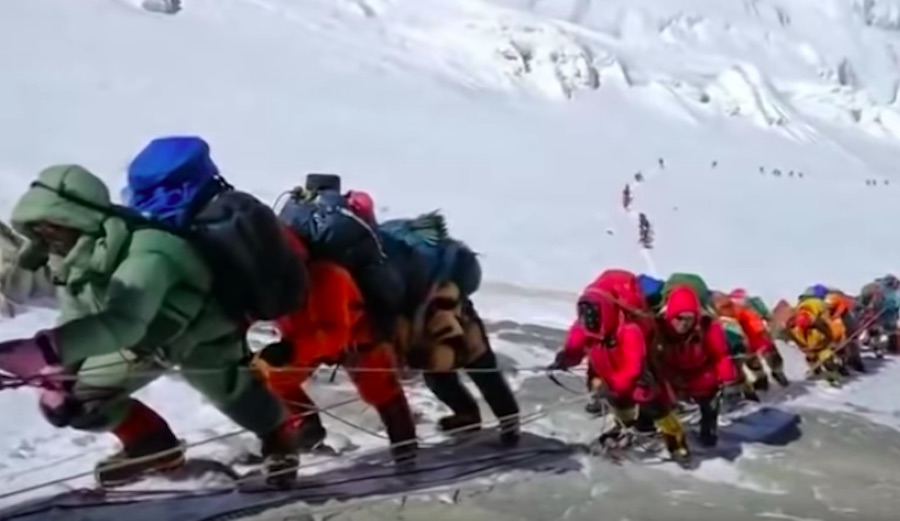 Everest Traffic Jam