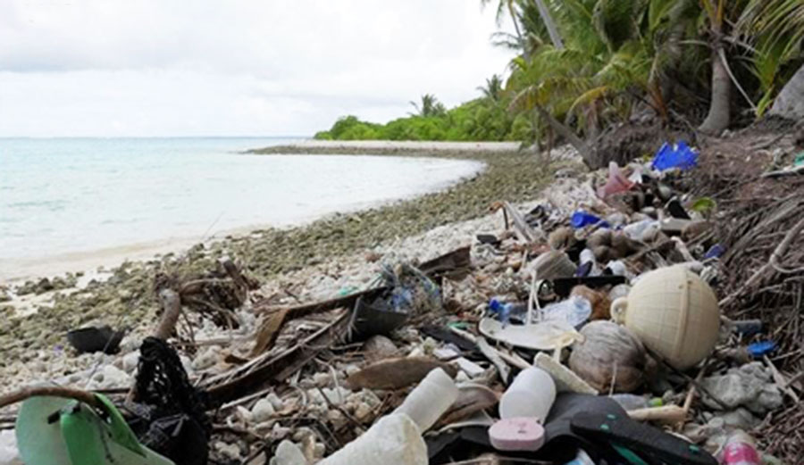 Garbage on Cocos Keeling Islands