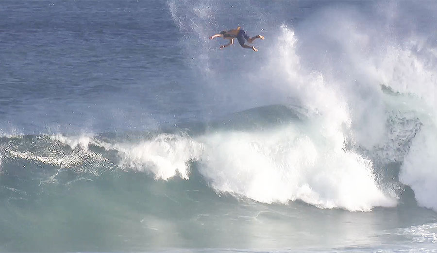 John John Florence re-injures knee at Oi Rio Pro