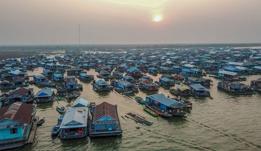 Kompong Luong floating village