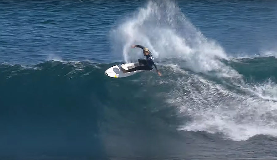 Kanoa Igarashi surfing