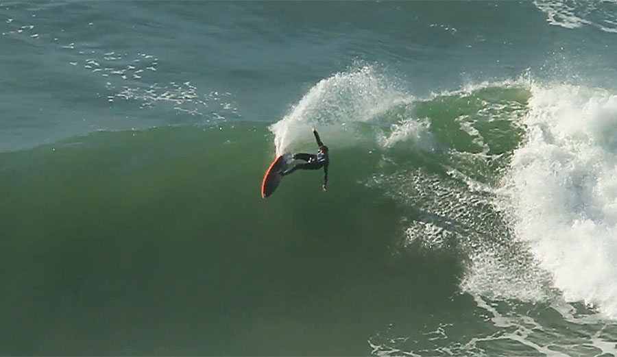 Gony Zubizarreta surfing