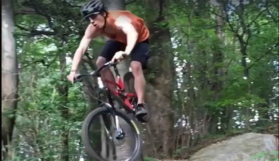 This Is What Most Amateur Mountain Bikers Actually Look Like When They Send It