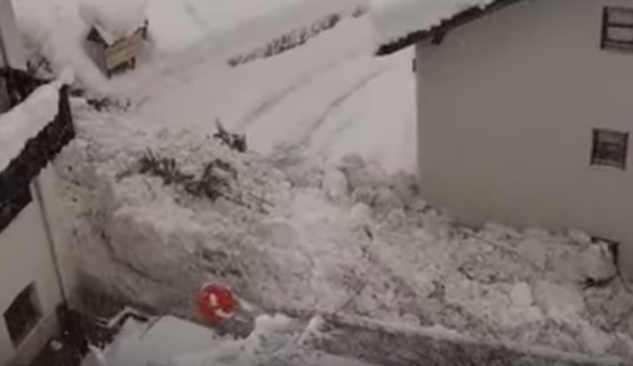 This Powerful Avalanche Rolled Through Italian Village Over the Weekend