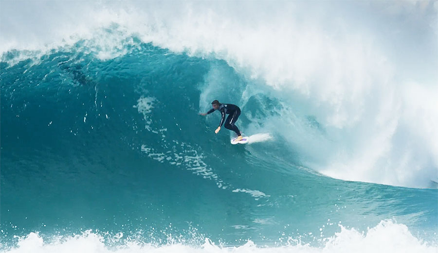 Noa Deane surfing