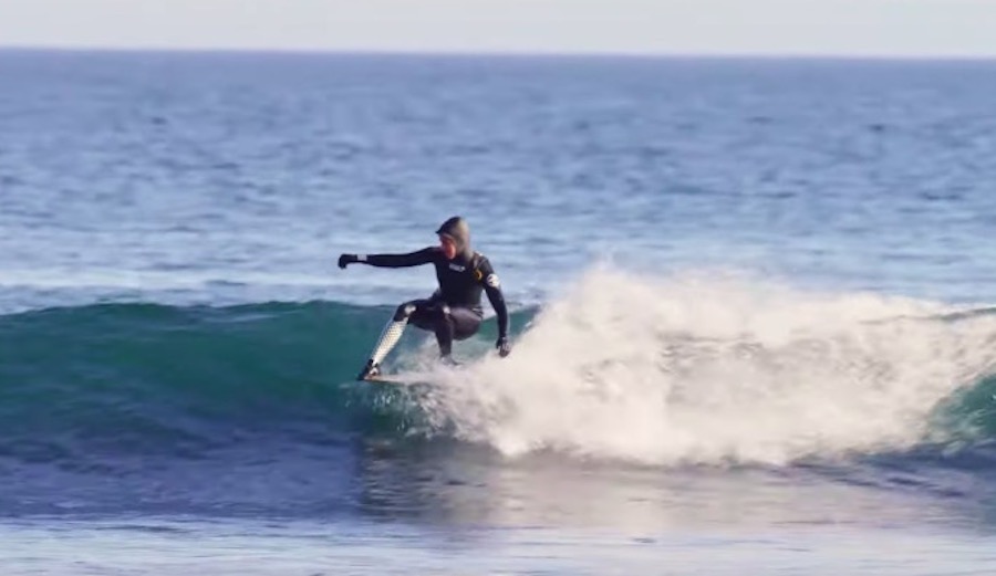 Hanna Scott surfing.
