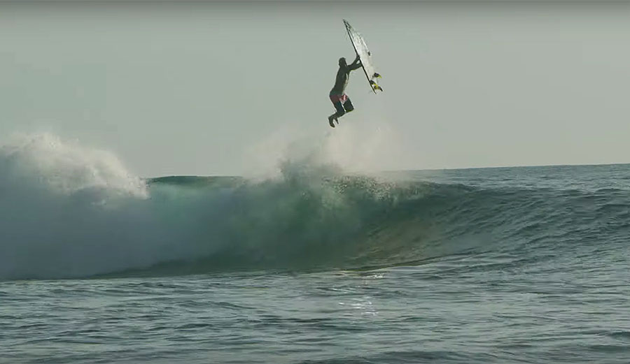 Italo Ferreira surfing