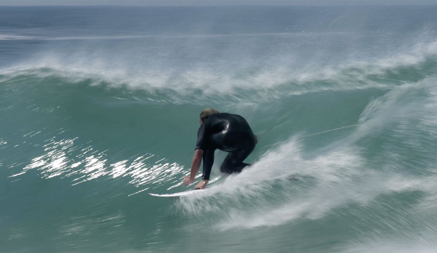 Connor Lee surfing