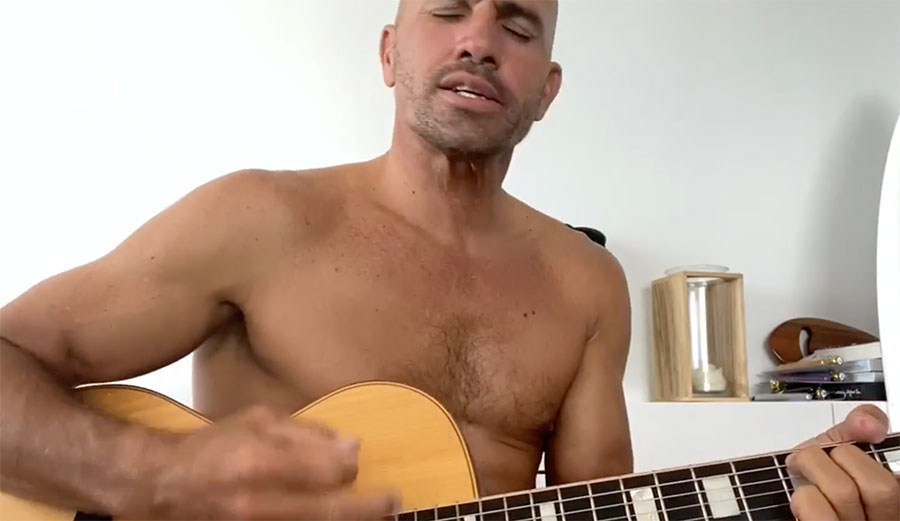 Kelly Slater singing