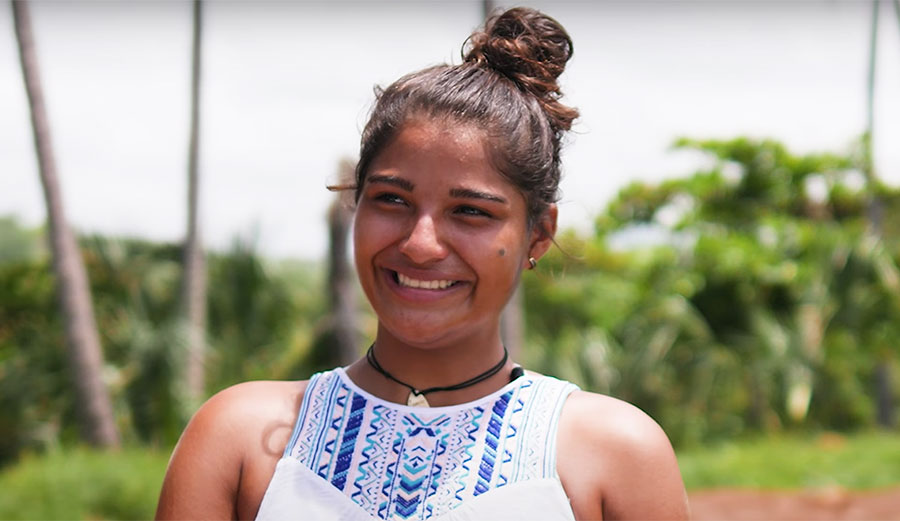 Sindy Portillo El Salvador surfer