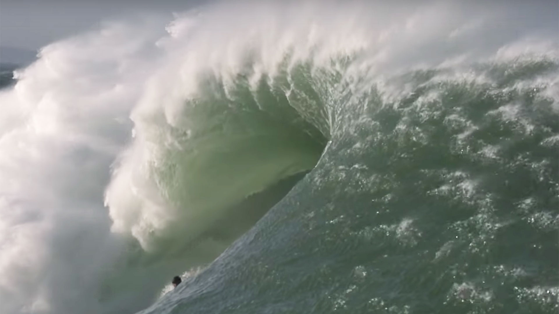 Nic Von Rupp surfing